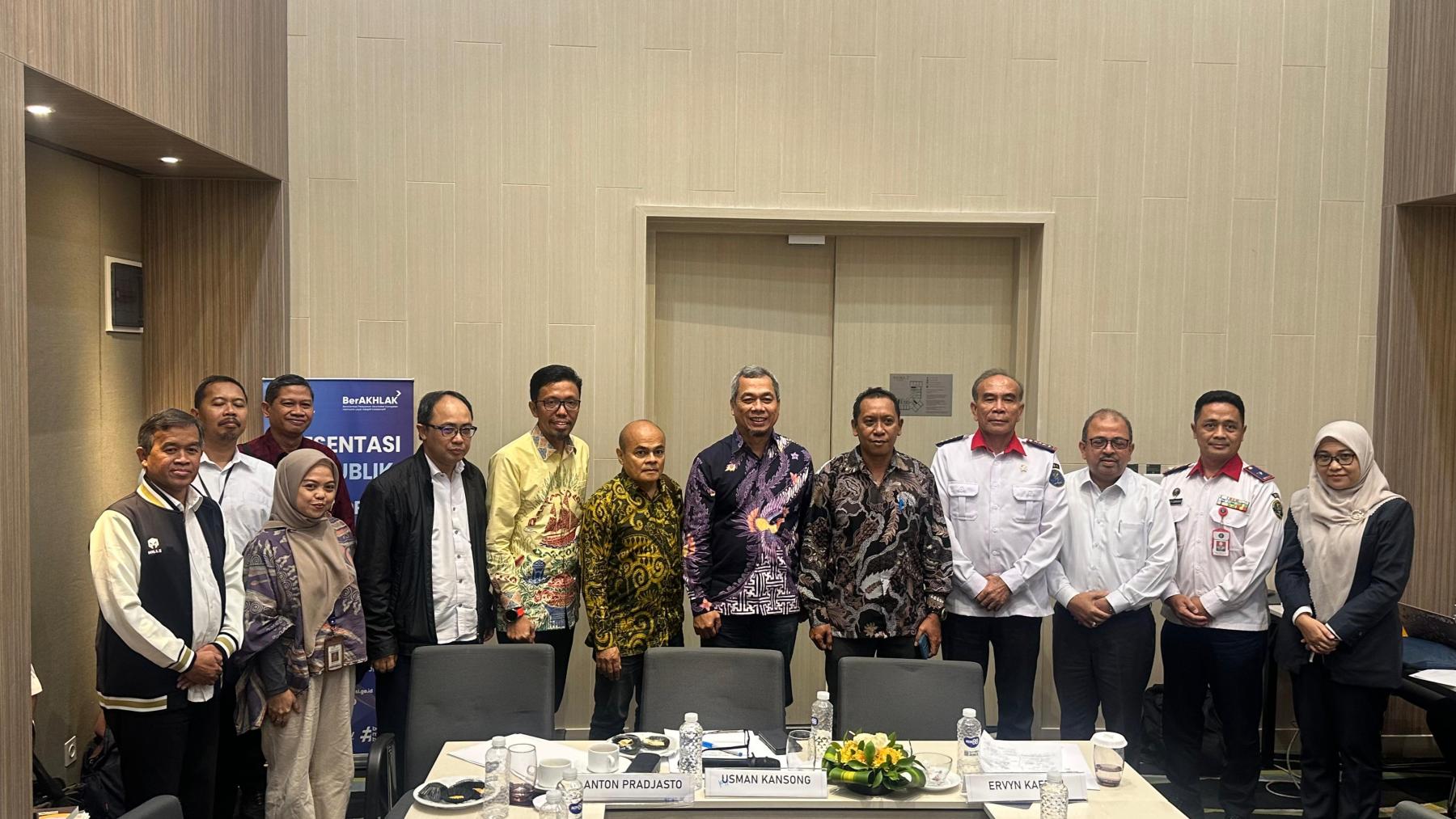 Presentasi Uji Publik Monev Keterbukaan Informasi Publik