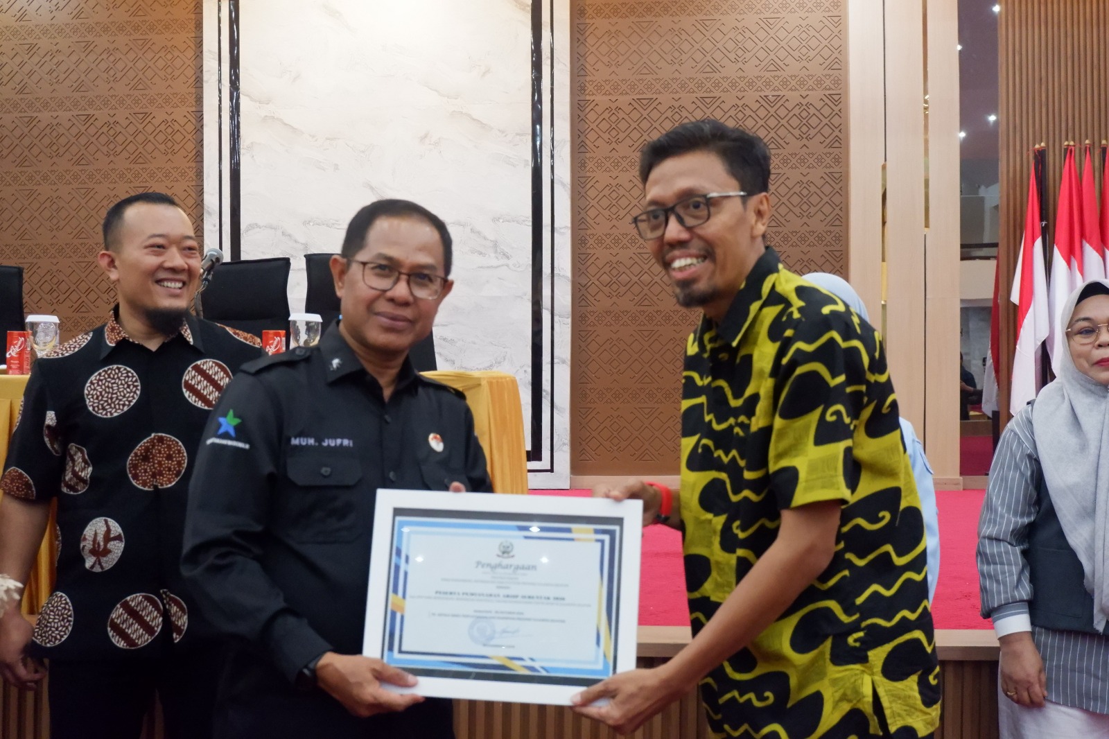 Diskominfo SP Terima Penghargaan OPD Tertib Arsip di Sulsel