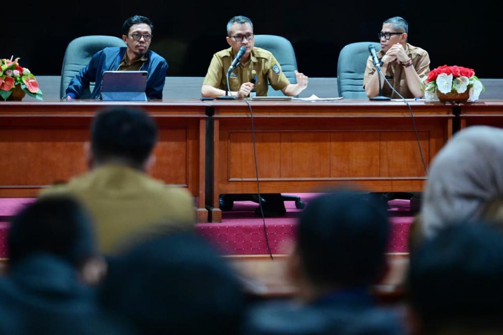 Pimpin Rapat Perdana, Plt Kadis Kominfo SP Sulsel Tekankan Penguatan Peran Humas dan Layanan Informasi Publik