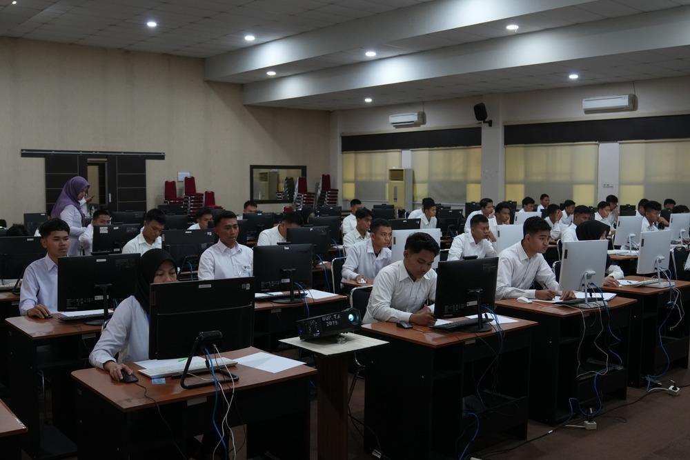 Kejar Mimpi Jadi Pilot, 100 Putra-Putri Sulsel Ikuti Tes Akademik Beasiswa PPI Curug